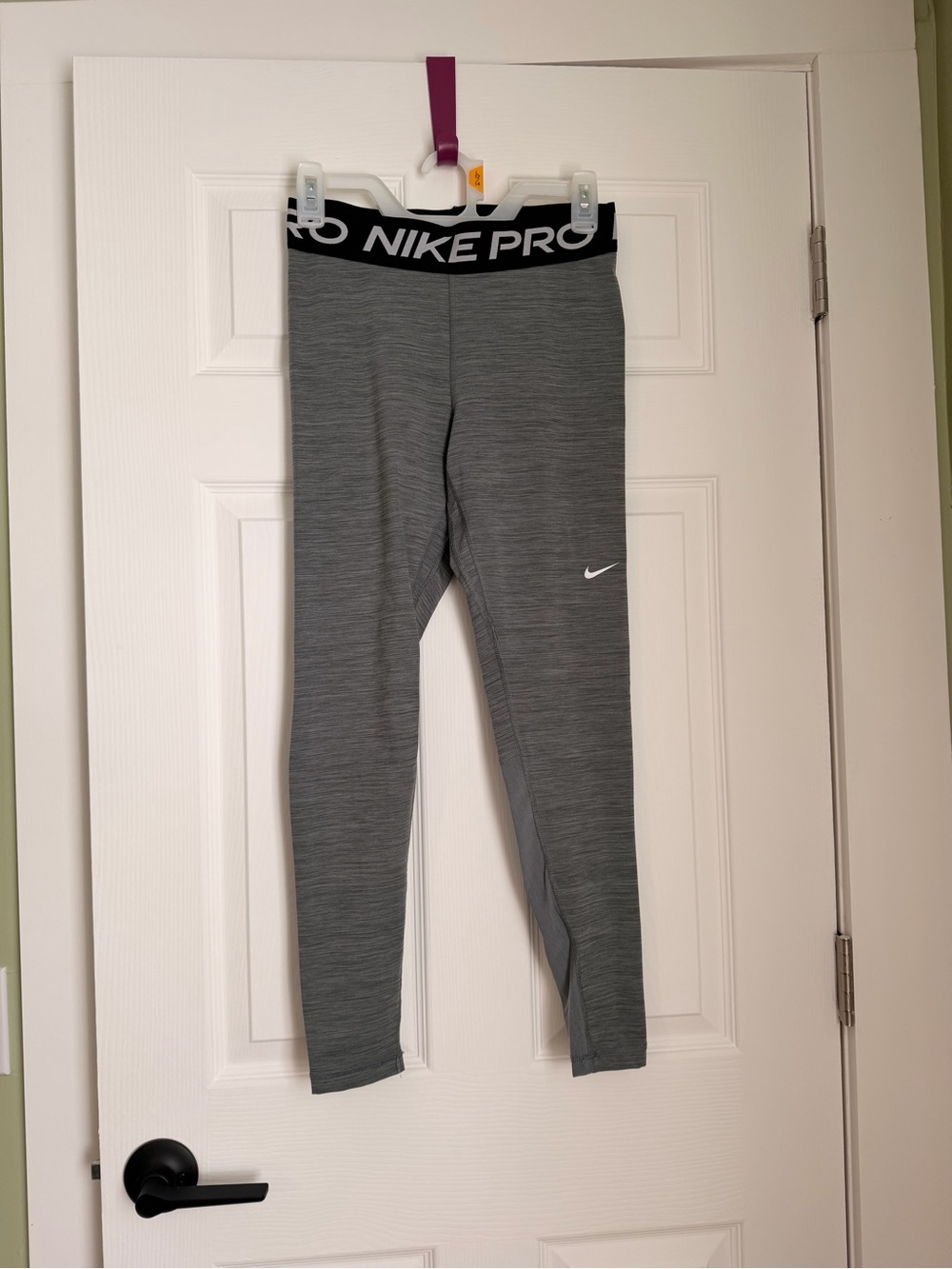 Nike Pro Women’s Gray Performance Leggings